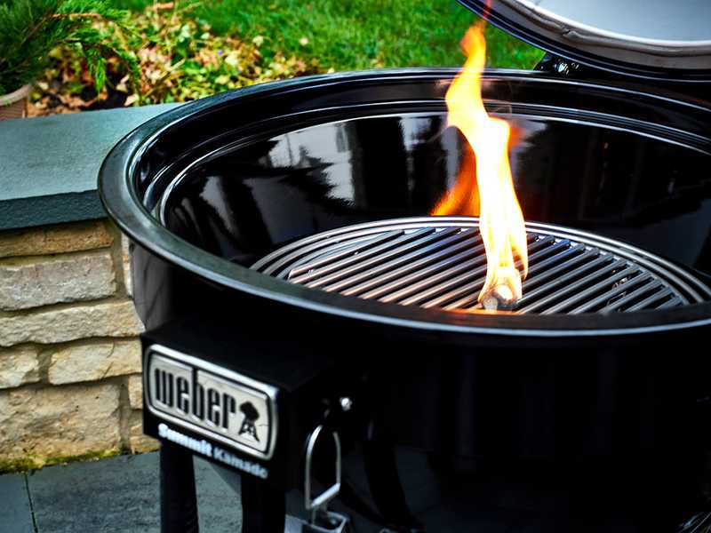 Weber Summit Kamado E6 - Barbecue a carbone