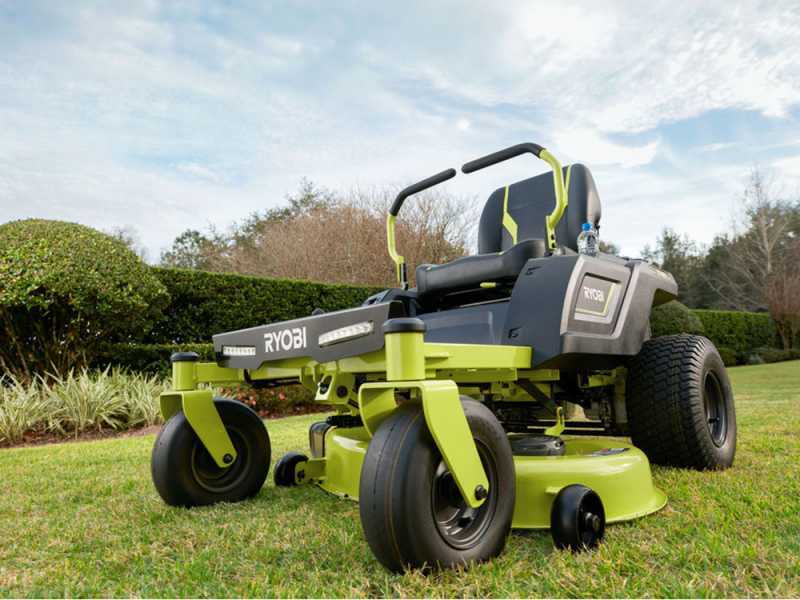 Ryobi ZTR480ex - Trattorino taglierba a batteria a raggio zero - Motore elettrico a batteria 48V/100Ah - taglio da 107cm - 2in1