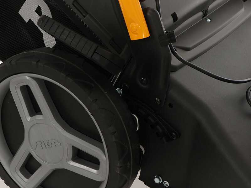 Stiga Combi 748e V - Tagliaerba a batteria - 2x 48V/4Ah - Taglio 46 cm