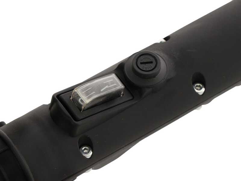 Paterlini V-UP - Abbacchiatore elettrico 225/315 cm a batteria tipo auto con cavo in dotazione - Asta telescopica in alluminio