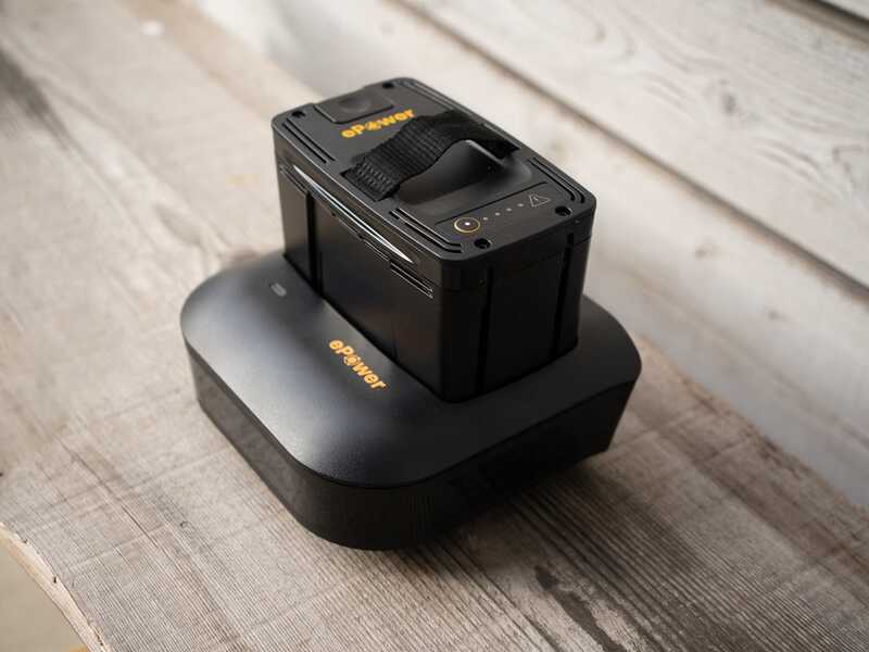 Stiga MT 500e Kit - Tagliasiepi e Potatore su asta di prolunga multifunzione - Batteria e caricabatterie inclusi