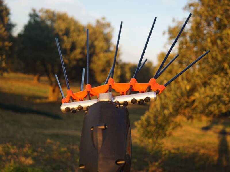 Infaco V5000P3ET - Abbacchiatore elettrico a batteria - Asta telescopica da 220 a 280 cm - Batteria a zaino inclusa