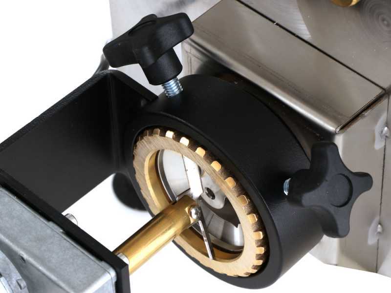 Fama Grande con tagliapasta - Macchina per la pasta professionale trifase 2 in 1 - Impasta ed estrude