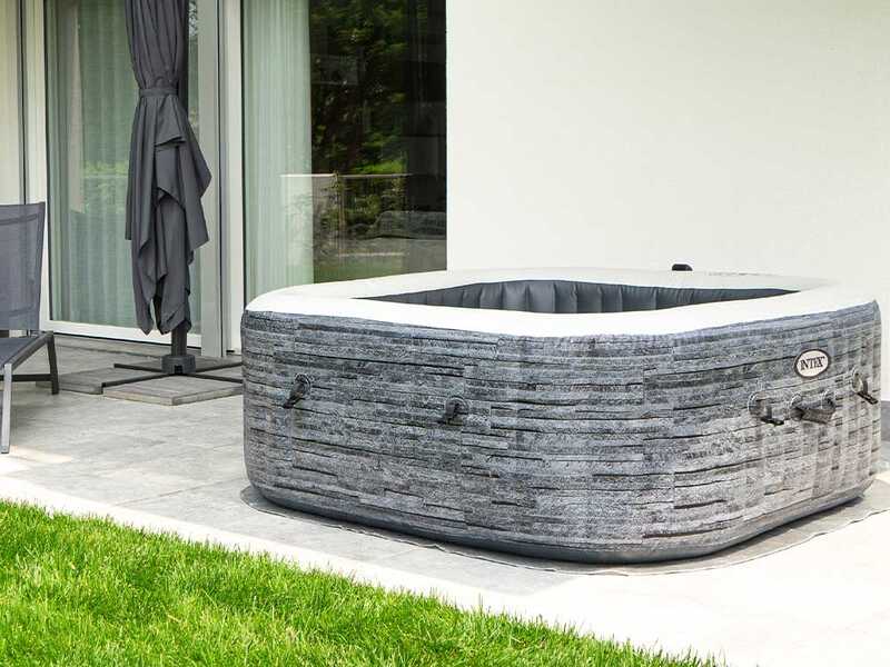 Neliönmuotoisen spa-altaan rakenne