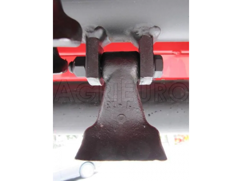 Trinciaerba per trattore CE 164 - Serie medio-leggera - Spostamento Manuale