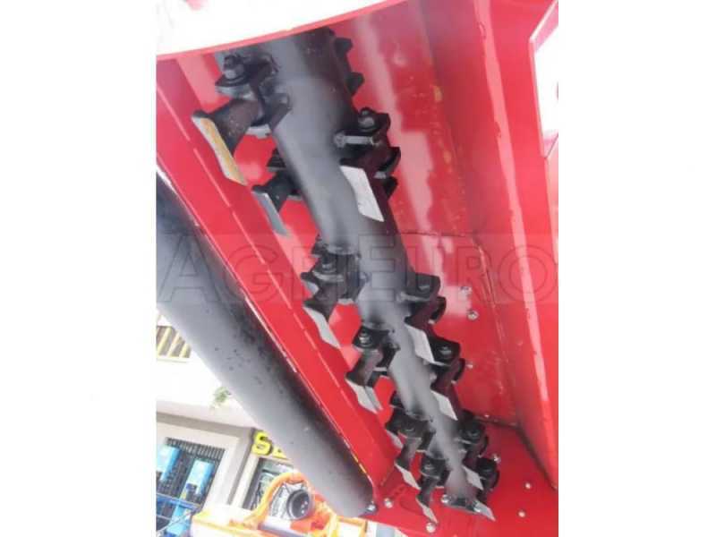 Trinciaerba per trattore CE 164 - Serie medio-leggera - Spostamento Manuale