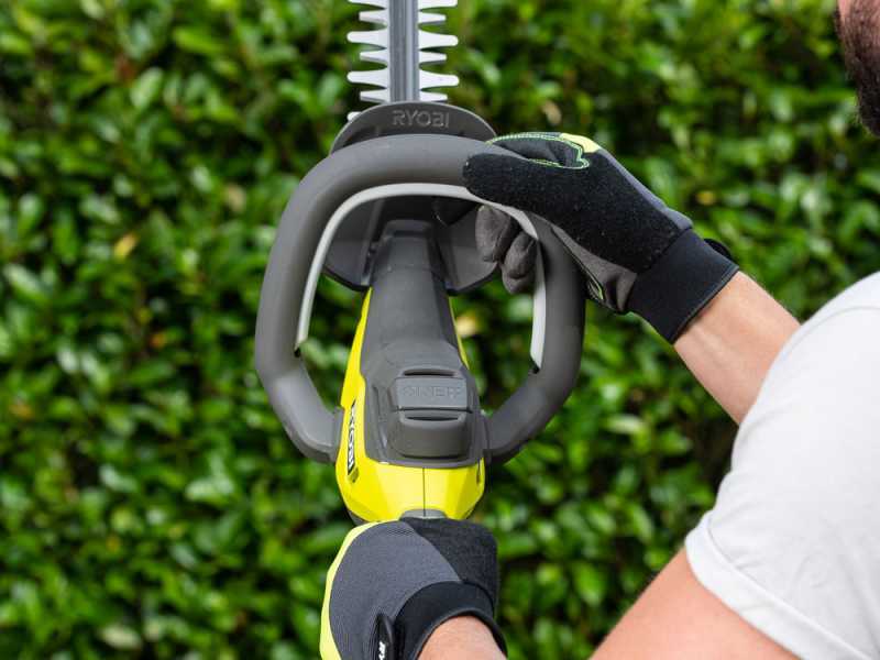 Ryobi RY18HT55A-0 - Tagliasiepi a batteria con lama da 55 cm - SENZA BATTERIE E CARICABATTERIE