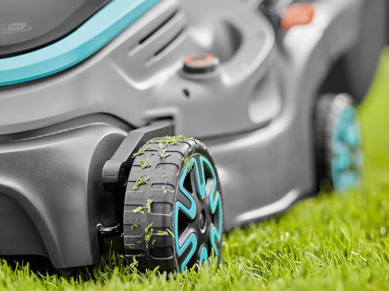 Tosaerba Batteria Gardena PowerMax 32/18V - Taglio 32cm, Capacit&agrave; 30l, Per Prati Fino 200m&sup2;