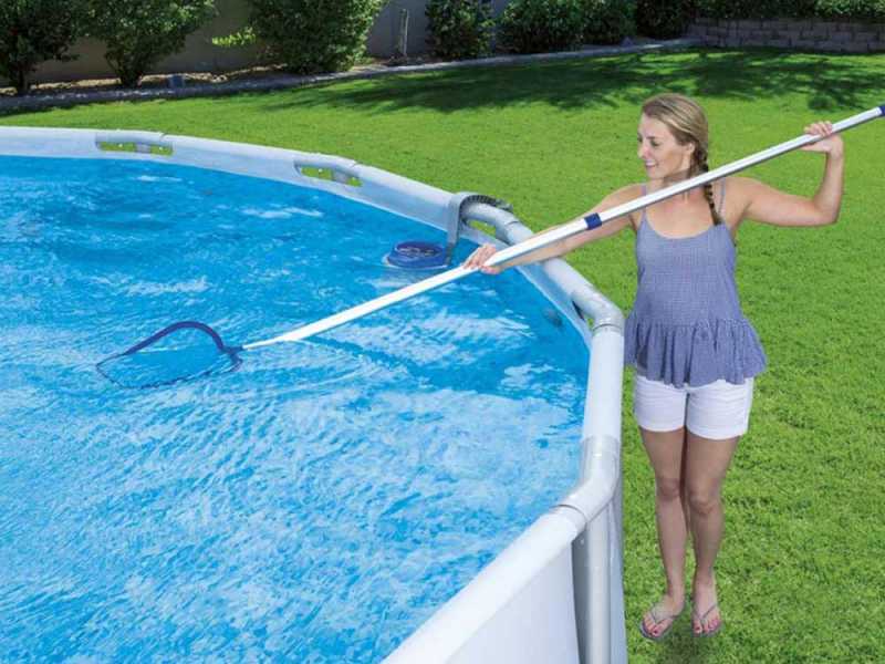 Kit pulizia deluxe per piscine Bestway 58237 - Portata acqua min. 3.028 l/h