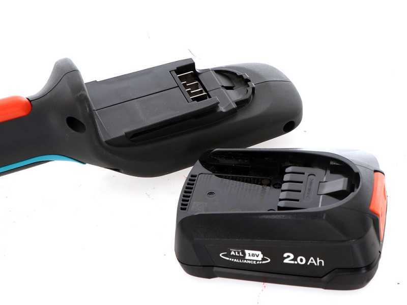 Gardena HighCut 360/18V Solo - Forbice elettrica da potatura su asta - Diametro di taglio 28mm - SENZA BATTERIA E CARICABATTERIA