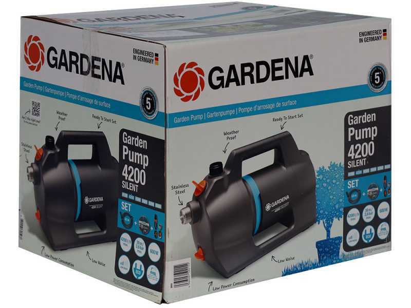 Gardena 4200 Silent &ndash; Pompa elettrica per irrigazione da giardino &ndash; 600 W &ndash; Kit con tubi e raccordi