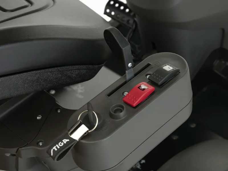 Stiga Park 500 - Trattorino con taglio frontale con cambio idrostatico - Front Mower