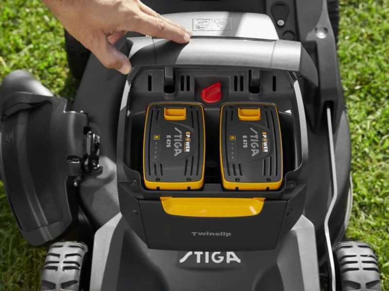 Stiga Multiclip 747e V Kit - Tagliaerba a batteria - 2x48V/4Ah - Taglio 45 cm