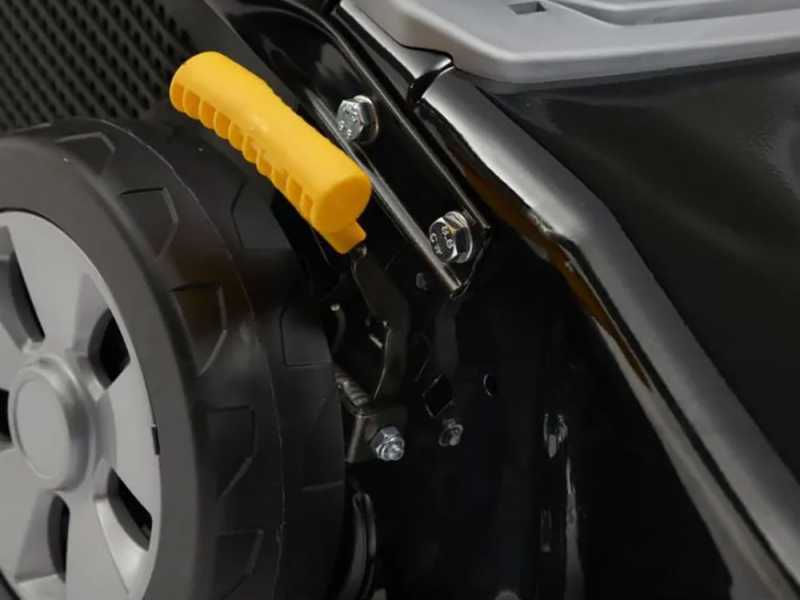 Alpina AL4 46 A - Tagliaerba a scoppio - Motore Stiga ST 120