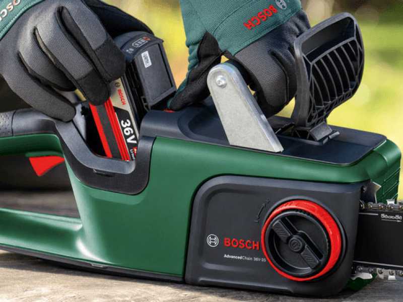 Bosch AdvancedChain 36V-35-40 - Elettrosega a batteria da taglio - 36V 2Ah - Lama da 35cm