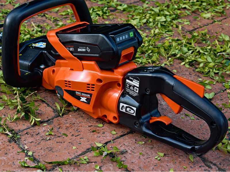 Echo DHC-2800R - Tagliasiepi a batteria 56V/2.5Ah - Lama da 71.4 cm 