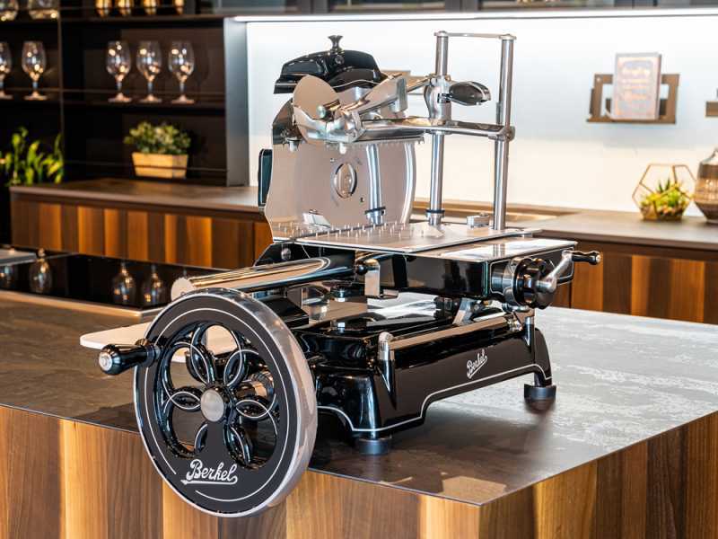 Berkel B3 Nero - Affettatrice a volano - Lama in acciaio al cromo da 300 mm