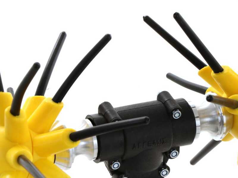 OUTLET - UTILIZZATO PER PROVA - Abbacchiatore elettrico a batteria AgriEuro ASTERAS CF CARBON asta in carbonio