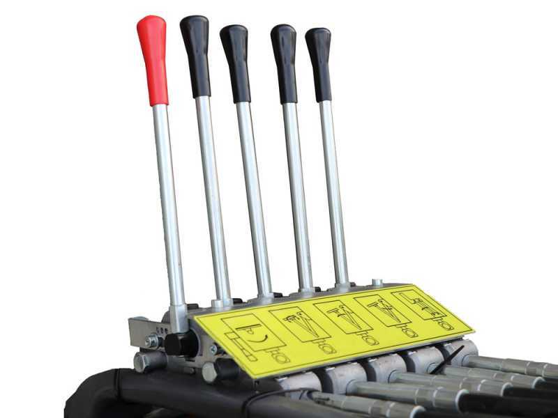 GeoTech-Pro THT 160 - Braccio tagliasiepi per trattore con brandeggio laterale