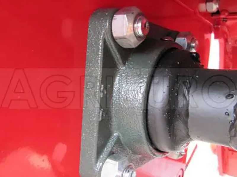 Zappatrice per trattore HO 125 - Serie leggera - Spostamento meccanico - Presa di forza antioraria (Rotazione a sinistra)