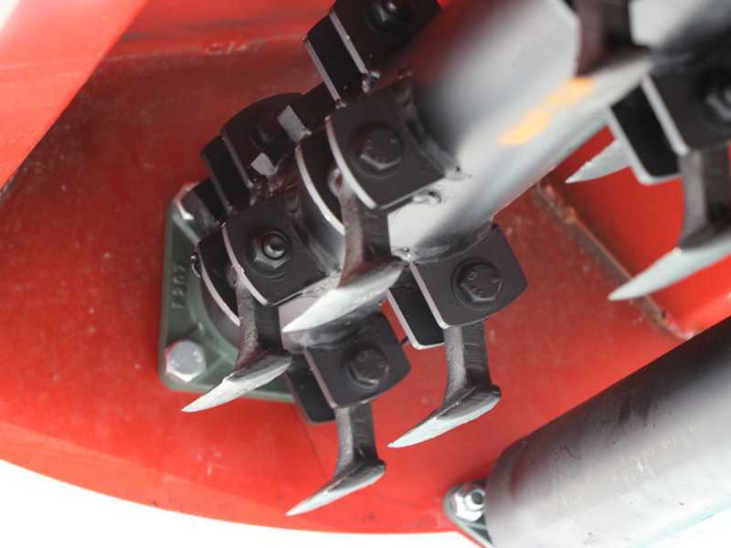 Trinciaerba per trattore Fu Top 96 M - Serie leggera - Spostamento manuale - Presa di forza antioraria (Rotazione sinistra)