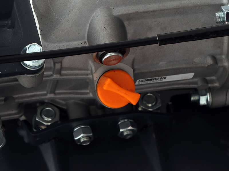 OUTLET - SENZA IMBALLO ORIGINALE - Motozappa BlackStone MHG 1800 con motore a scoppio a benzina da 212cc