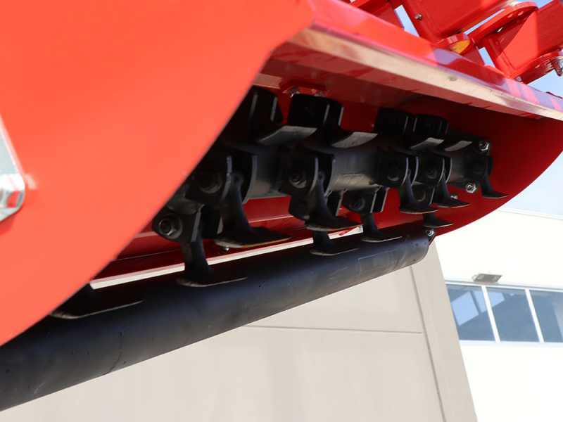 Trinciaerba per trattore Fu Top 138 M - Serie leggera - Spostamento manuale - Presa di forza antioraria (Rotazione a sinistra)