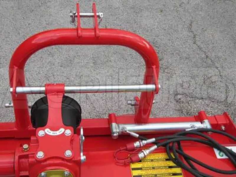 Trinciaerba per trattore CE 138 - Serie medio-leggera - Spostamento idraulico - Presa di forza antioraria (Rotazione a sinistra)