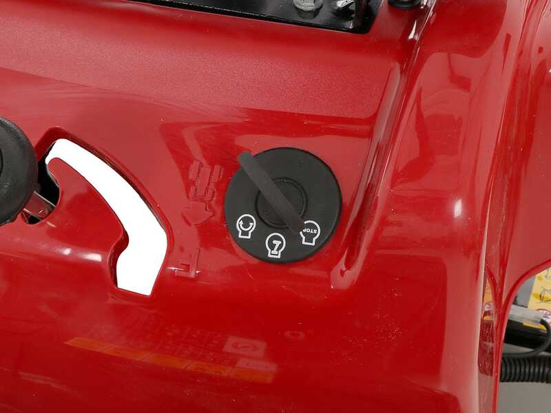 Troy-Bilt TB 60T-S SELECT - Trattorino tagliaerba - con scarico laterale - Motore da 196cc