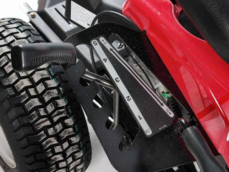 Troy-Bilt TB 60T-R SELECT - Trattorino tagliaerba - con cesto di raccolta - Motore da 196cc - Avviamento elettrico