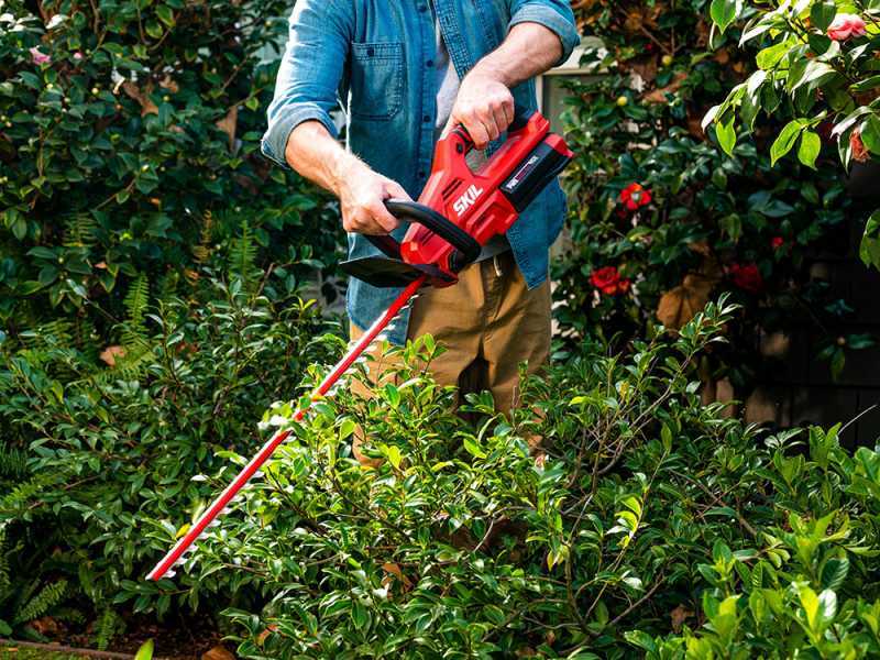 SKIL 0480 CA - Tagliasiepi a batteria 40V/2.5Ah - Lama da 65 cm