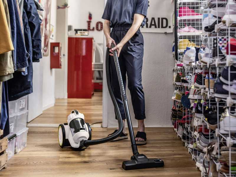 Karcher VC 3 ERP -  Aspirapolvere a traino senza sacco - con tecnologia multiciclonica - 700 W