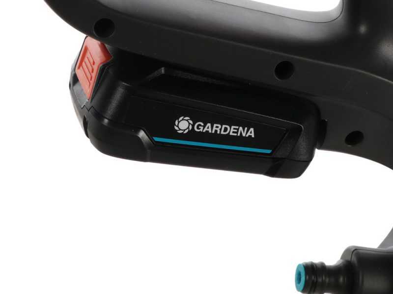 Gardena AquaBrush Patio 03/18V P4A - Lavapavimenti a batteria - con starter kit 18V - 2.5Ah