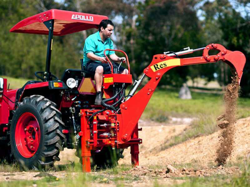 Retroescavatore per trattore RES15 con spostamento laterale