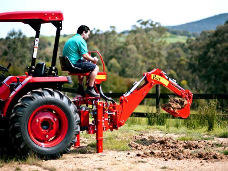 Retroescavatore per trattore RES15 con spostamento laterale