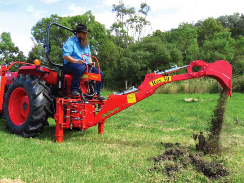 Retroescavatore per trattore RES30 con spostamento laterale