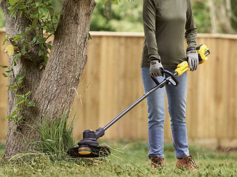Stanley Fatmax SFMSTB930 - Decespugliatore a batteria - 20V - SENZA BATTERIE E CARICABATTERIE