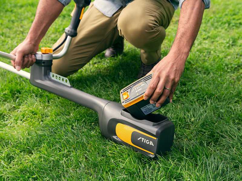 Stiga BC 700e B - Decespugliatore a batteria - Senza batteria e caricabatteria