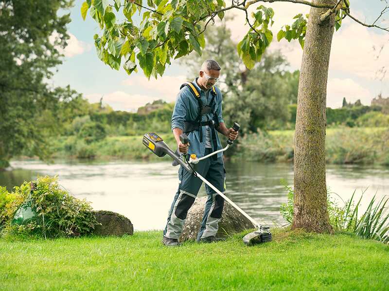 Stiga BC 700e B - Decespugliatore a batteria - 48V/4Ah