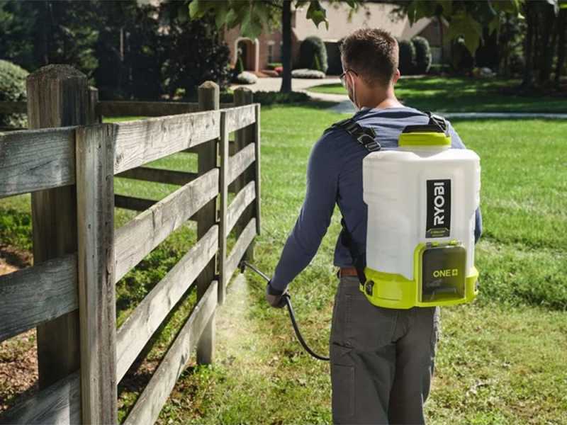 Ryobi RY18BPSB-0 - Pompa irroratrice zainata a batteria - Serbatoio 15L - 18V - 4Ah
