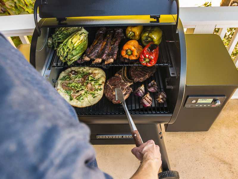Traeger IronWood 650 - Barbecue a pellet