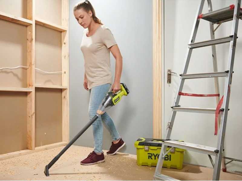Ryobi RHV18F-0 Aspiratore a batteria con prolunga - SENZA BATTERIA E CARICABATTERIE
