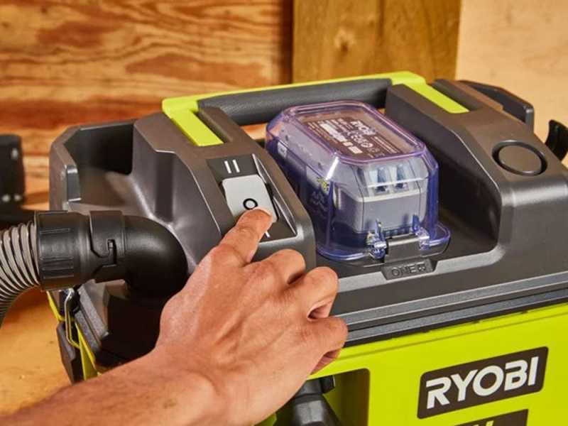 Ryobi RV1811-0 - Aspiratore solidi e liquidi portatile a batteria - SENZA BATTERIA E CARICABATTERIE