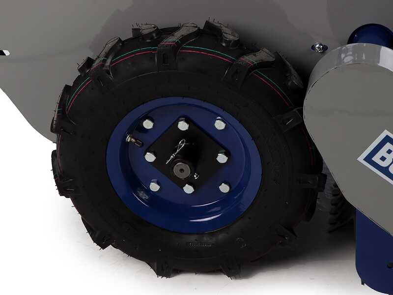 BullMach FALX 700 MY24 - Trinciaerba a coltelli con motore a benzina 10 HP