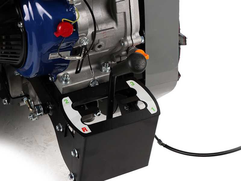 BullMach FALX 700 MY24 - Trinciaerba a coltelli con motore a benzina 10 HP