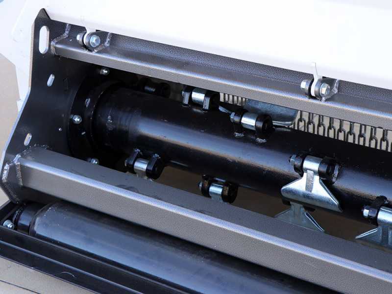 BlackStone RPEH 220 - Trincia argini laterale per trattore - Serie pesante