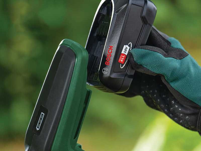 Bosch AdvancedPrune 18V-45 - Forbice elettrica da potatura su asta - 18V - 2Ah