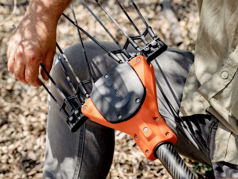 Bahco BCL52FP 36V - Abbacchiatore elettrico a batteria - Asta fissa in carbonio + prolunga - 250 + 70 cm