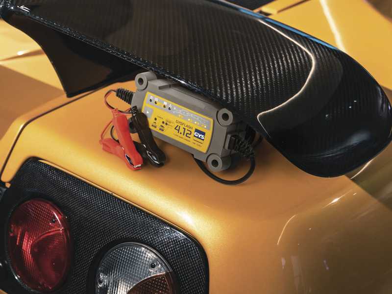 GYS Flash 4.12 - Caricabatterie e mantenitore di carica automatico - Batterie 12V da 1.2 a 90 ah