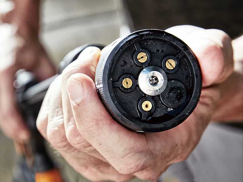 Worx Nitro HydroShot WG633E - Pistola idropulitrice a batteria 20V/4Ah + in omaggio batteria 20V/4Ah